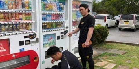 気配りの“甲斐キャノン”　沖縄自主トレ公開、集まった報道陣全員に差し入れ