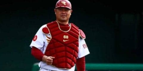 ロッテ入団のベテラン捕手細川は「55」に…球団発表、11日の背番号は？