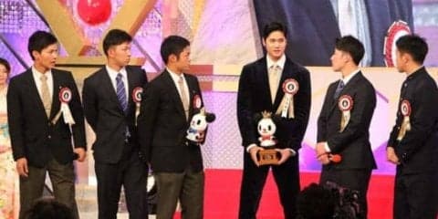 広島ドラ1小園、中日根尾ら“ライバル”たちの前で堂々宣言「新人王獲りたい」