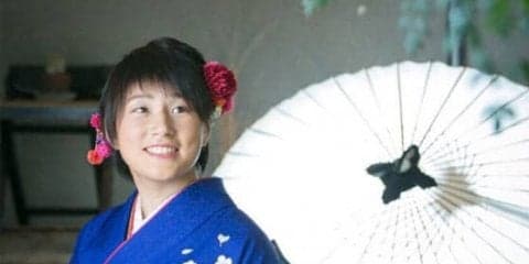 【女子プロ野球】新成人のフローラ星川、青の振袖姿で誓う「一流の人間になれるように」