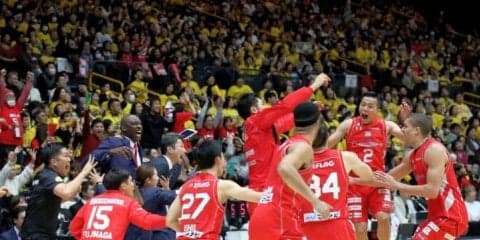 富樫勇樹が最後の最後でエースの仕事、千葉ジェッツが栃木を振り切り天皇杯3連覇