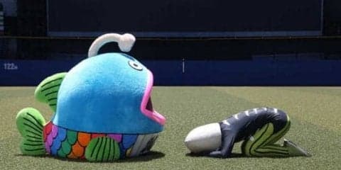 ロッテ「謎の魚」が新加入レアード歓迎も…「私を寿司ネタにするのはやめてね」
