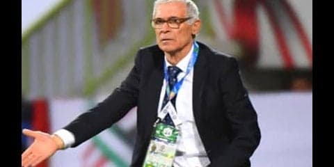 森保Ｊを待ち受けるリーガの名将。選手の胸を強烈パンチして送り出す