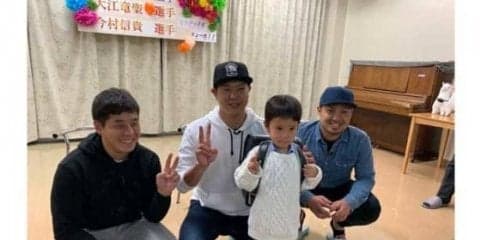 西武内海、昨季の投球回数と同じ82個のランドセルを寄贈「今年は最低3桁を」