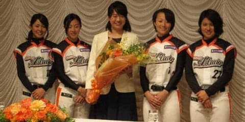 【女子プロ野球】兄より先に引退…川端友紀がヤクルト川端にエール「格好いい兄のままで活躍を」