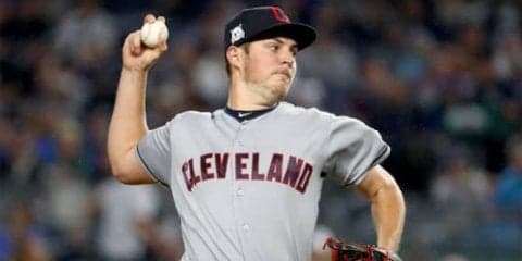 【MLB】ドローン入手のブライアントに“流血”バウアーがオファー!?「一緒に飛ばそう」
