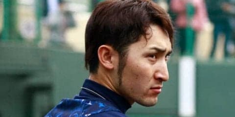 DeNA伊藤光が今季のユニホーム公開「背中の表記がH.ITOHになりました」