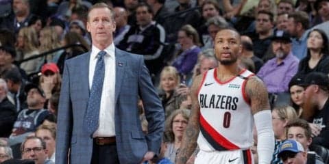 NBAのベンチワークにもIT化の流れ、ブレイザーズ指揮官はiPadでプレーを指示