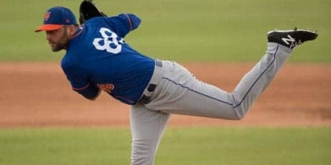 新助っ人レグナルト、またも“広島愛”溢れる写真を投稿「Sweet home Hiroshima」