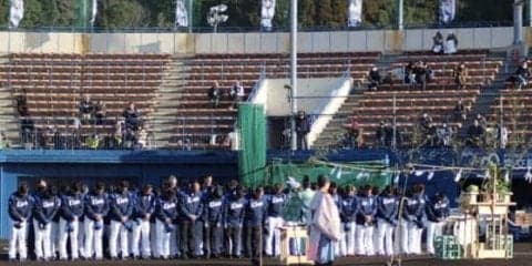 西武がキャンプイン　辻監督が決意表明「今度は日本チャンピオンのフラッグを」