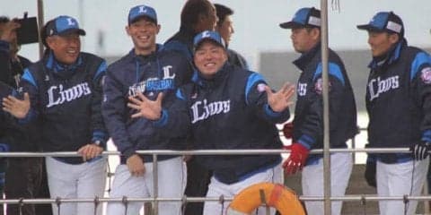 西武、海上パレードで1万人熱狂　秋山が前主将・浅村イジる「いないので…」