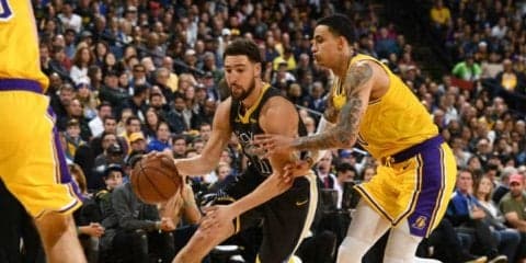 去就が注目されるクレイ・トンプソンへ起こった、レイカーズファンからのチャント