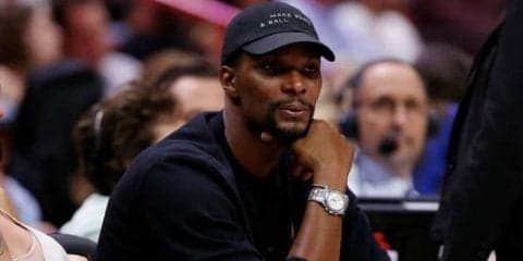 ヒートが事実上引退状態にある、クリス・ボッシュの背番号1を永久欠番に