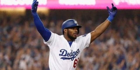 【MLB】レッズ・プイグ、奇妙な“バット舐め”の理由…「バットは願いを聞いてくれる」