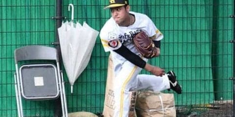 リハビリ中の鷹・加治屋、ネット投球で復帰に一歩前進「次クールで立ち投げ」