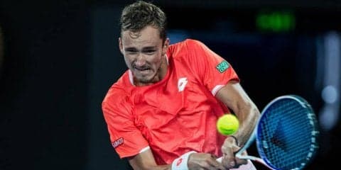 メドベージェフが世界38位を圧倒。わずか1時間9分でベスト4入りを果たす[ATP250 ソフィア]