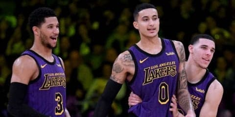 レイカーズ球団社長のマジック・ジョンソンが選手を集めてのミーティングを予定