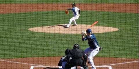 日ハム栗山監督、斎藤佑の2回完璧投球に笑顔「必死な姿は見えた。良かった」