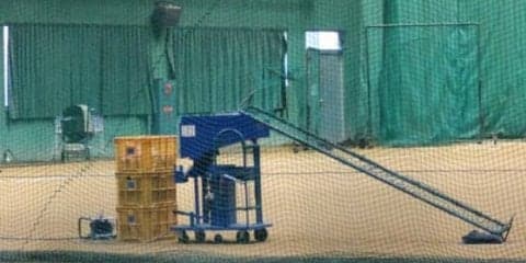 使い道は人それぞれ!?　西武キャンプで「名物」スローボールマシンが活躍