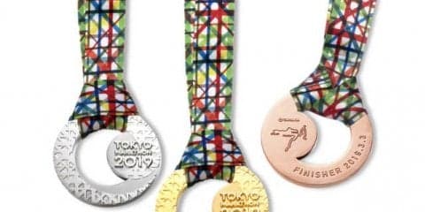 東京マラソンの金メダル、銀メダル、銅メダルを公開