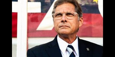 浦和レッズ、練習試合わずか１回。「オズの魔法使い」の狙いとは？