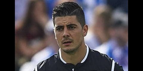 早くも日本語で檄。福岡のスペイン人新GKはリーガの昇格請負人