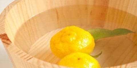 身体の芯から温まる「ゆず風呂」の魅力とは