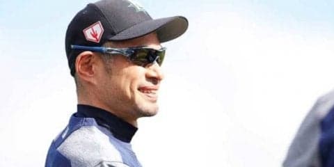 【MLB】イチロー、同僚にサインせがまれる　13勝左腕が持参したのはバットではなく…