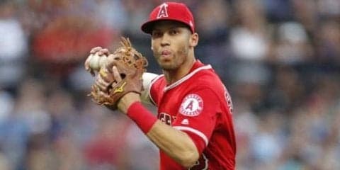 【MLB】シモンズの華麗な股抜きグラブトス動画が凄い！　ファン心酔「最高の野手だ」
