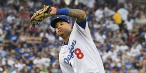 【MLB】「どうなってるの？」-名三塁手マチャドの驚異の“鬼肩”動画集にファン唖然