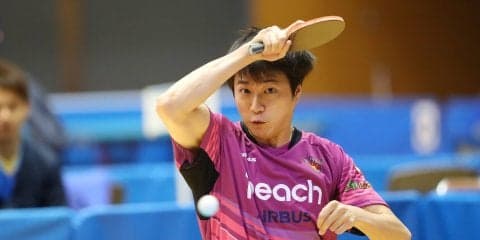 【卓球】江宏傑、琉球の地でノーバウンド始球式　原監督とのツーショットも