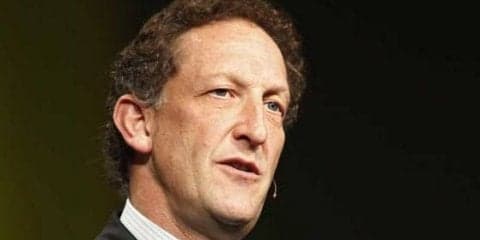 【MLB】米ジャイアンツCEOベアー氏が公衆面前で夫婦喧嘩「不適切な行動は2度としない」