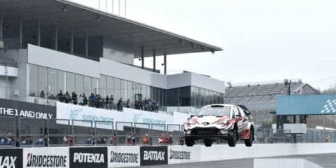 【モースポフェス鈴鹿】WRCパフォーマンスでヤリスの飛行距離は？