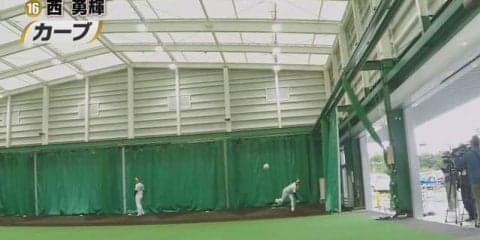 西勇輝、能見篤史らの投球を捕手目線で体感！2019年版「投球体感映像」が登場…甲子園歴史館