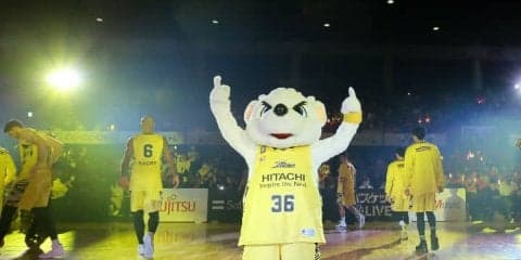 SR渋谷のサンディーが渋谷区特別住民票を取得、新潟戦の試合前に交付式を実施