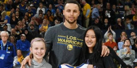 一通の手紙によりアンダーアーマーを動かした少女、あこがれのカリーと対面