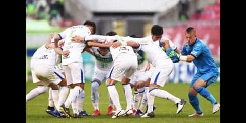 退場で数的不利でもあきらめずに走る。「湘南スタイル」の真髄を見た