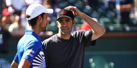 ジョコビッチが急遽サンプラスとペアを組みダブルスマッチ。「自分のアイドルと同じコートをシェアするなんて感激だ」