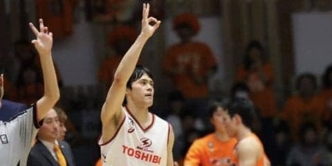 長距離砲爆発の川崎ブレイブサンダースが新潟を撃破、中地区首位対決は1勝1敗に