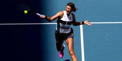 3度優勝のアザレンカが2回戦進出。男子は22歳ホルカシュが初戦突破