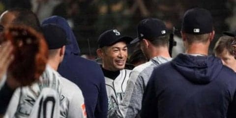 【MLB】イチロー交代、菊池は「頑張って」と声をかけられ涙　“愛弟子”ゴードンも号泣