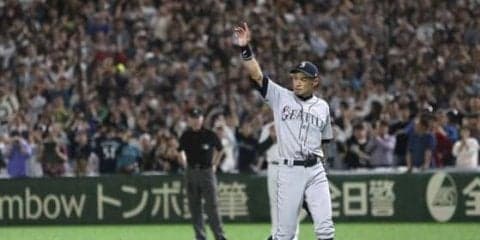 【MLB】イチロー無安打で大歓声に送られ交代、試合後には笑顔でナイン迎える　マ軍開幕2連勝
