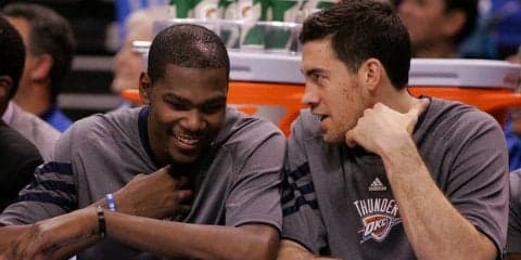 『ミスター・サンダー』は人知れず式典に来場したデュラントの永久欠番を後押し