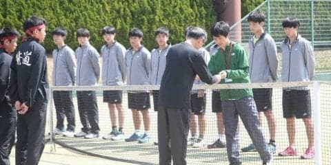 硬式テニス歴2年の選手も善戦した札幌開成中等 男子団体1回戦【第41回全国選抜高校テニス大会】