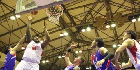 一歩も引かない激闘の中でも冷静さを保った富山グラウジーズ、福岡を振り切り連勝