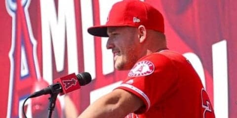 【MLB】470億円契約のトラウトが記者会見　家族やファンへ感謝し、声を詰まらせる