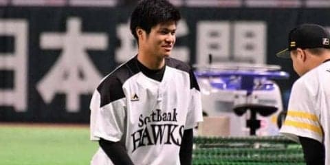 初登板初勝利から一夜明け　鷹の新人・甲斐野のLINEが「大変なことに…」
