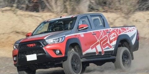 TRDハイラックスが全日本第3戦唐津のスイーパーとして走行