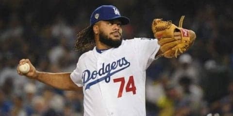 【MLB】ド軍守護神が“ほっこり動画”公開　父真似て筋トレに励む息子が「可愛らしい」