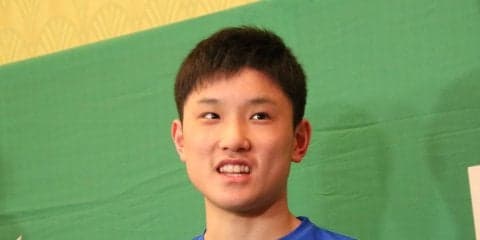 【卓球】張本智和ノーバウンド始球式　地元仙台で見事なピッチング